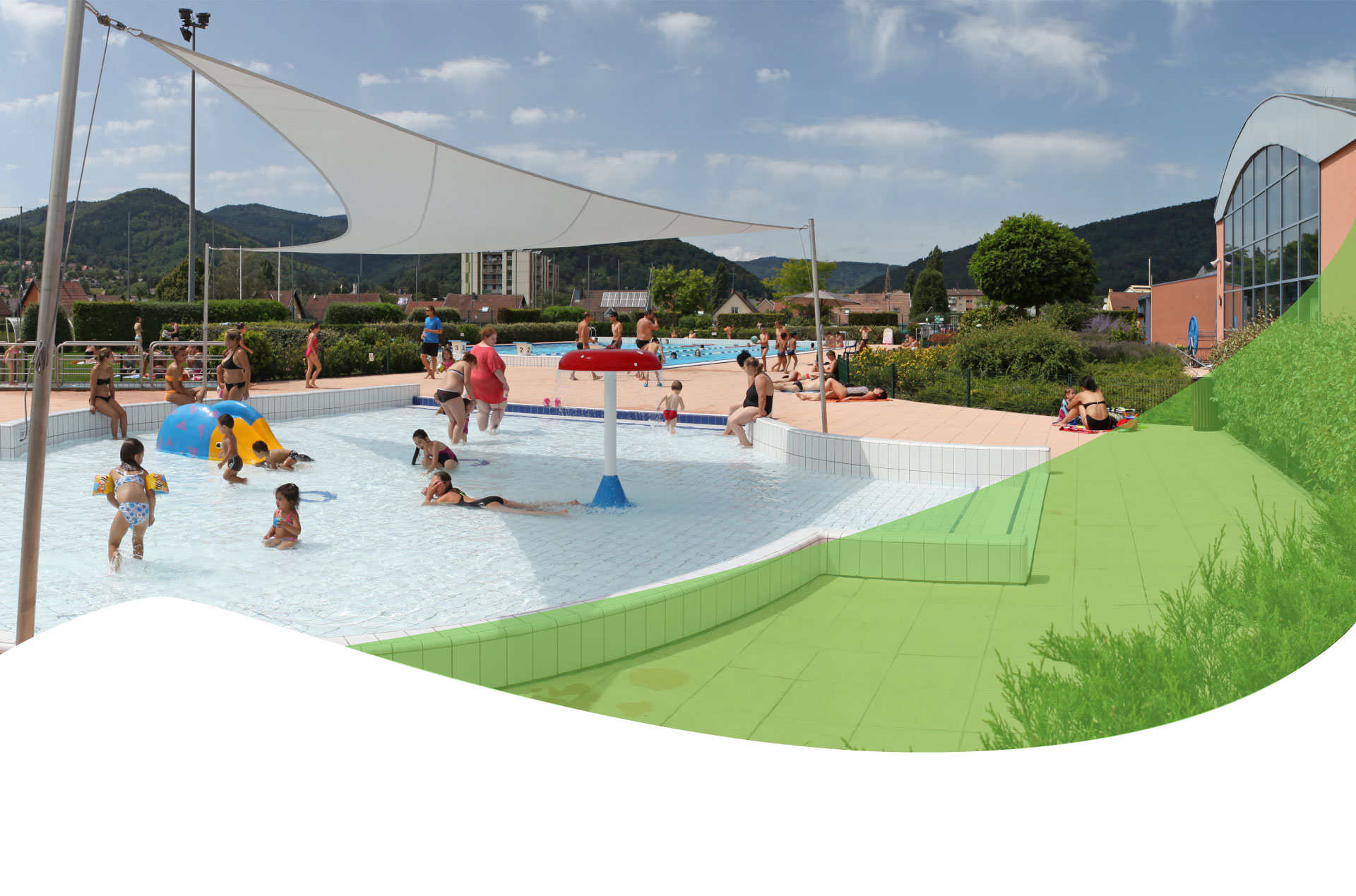 Enfants qui jouent dans une piscine communauté de communes thann cernay
